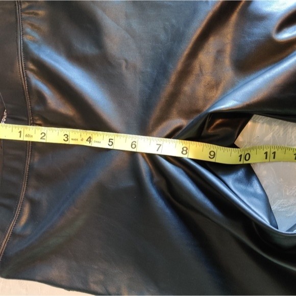 David Lerner Black Ankle Zip Vegan Leather Leggings size XS - Picture 11 of 15